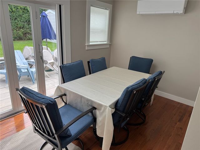 53 Center Avenue, Middletown, RI 02842