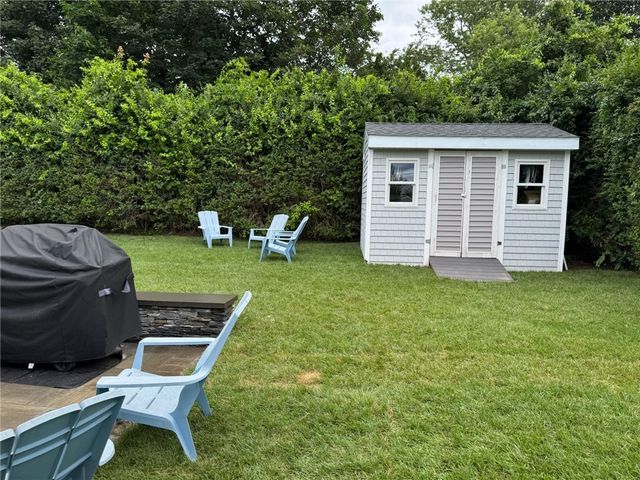 53 Center Avenue, Middletown, RI 02842