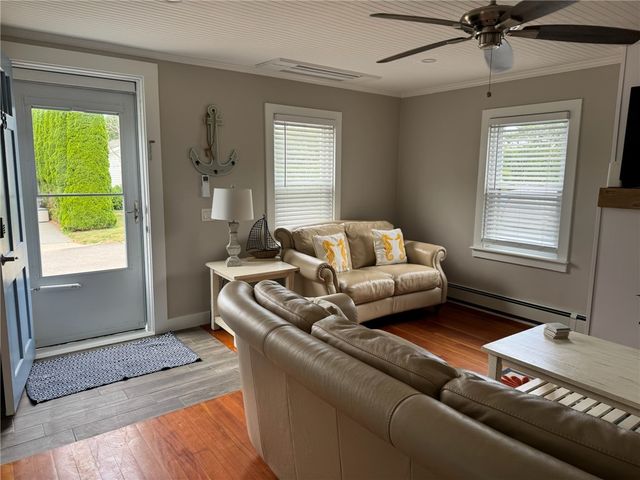 53 Center Avenue, Middletown, RI 02842