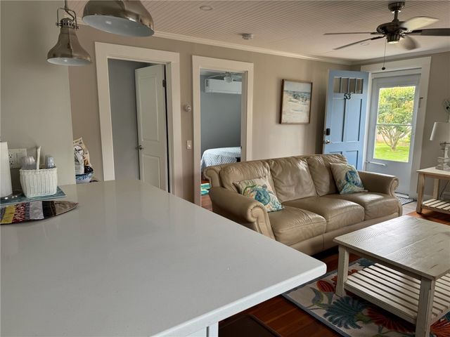 53 Center Avenue, Middletown, RI 02842