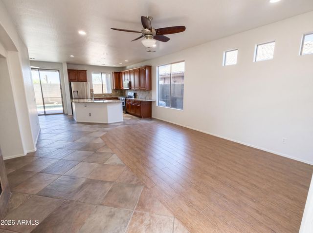 2513 W FLORENTINE Road, Phoenix, AZ 85086