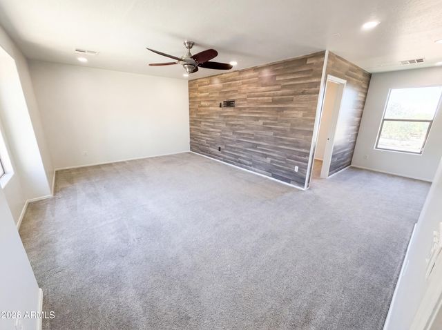 2513 W FLORENTINE Road, Phoenix, AZ 85086