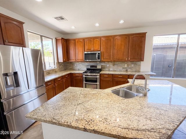 2513 W FLORENTINE Road, Phoenix, AZ 85086