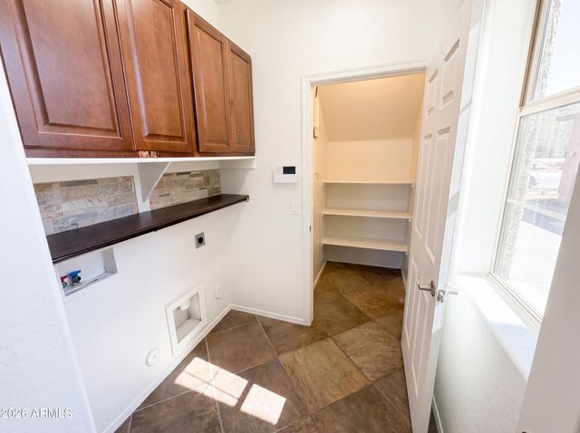 2513 W FLORENTINE Road, Phoenix, AZ 85086