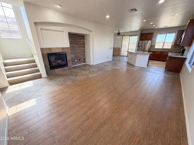 2513 W FLORENTINE Road, Phoenix, AZ 85086