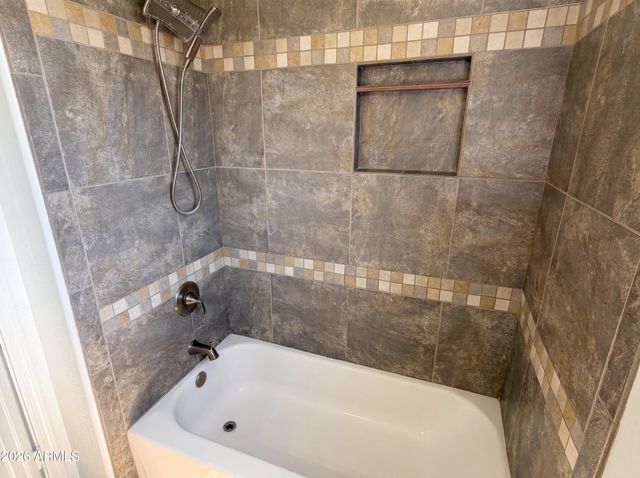 2513 W FLORENTINE Road, Phoenix, AZ 85086