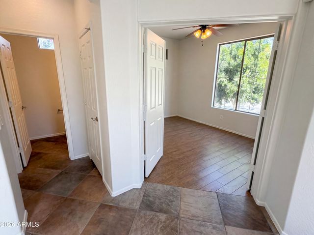2513 W FLORENTINE Road, Phoenix, AZ 85086