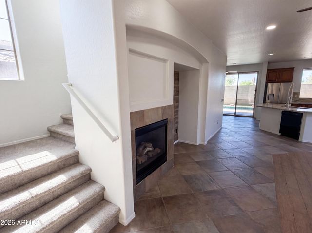 2513 W FLORENTINE Road, Phoenix, AZ 85086
