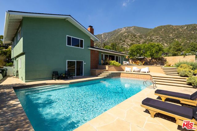 2710 Rock Pine Lane, La Crescenta, CA 91214