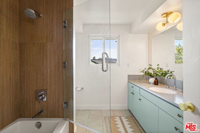 2710 Rock Pine Lane, La Crescenta, CA 91214