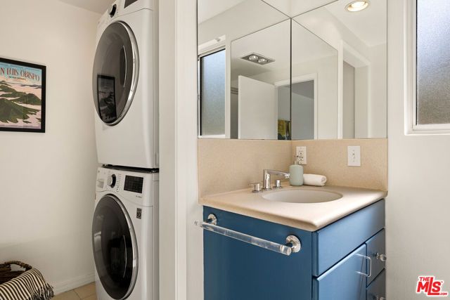 2710 Rock Pine Lane, La Crescenta, CA 91214