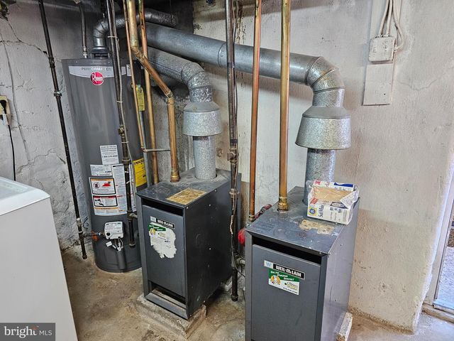 2420 CEDAR LN, Drexel Hill, PA 19026