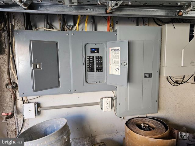 2420 CEDAR LN, Drexel Hill, PA 19026