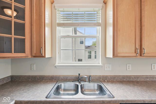 5792 W Port Drive, Mccordsville, IN 46055