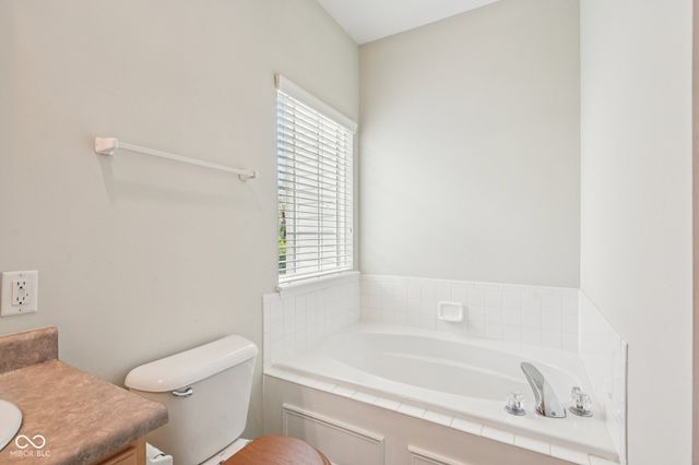 5792 W Port Drive, Mccordsville, IN 46055