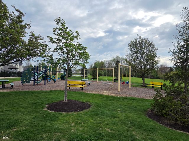 5792 W Port Drive, Mccordsville, IN 46055