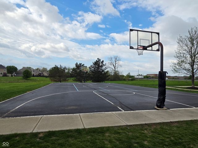 5792 W Port Drive, Mccordsville, IN 46055