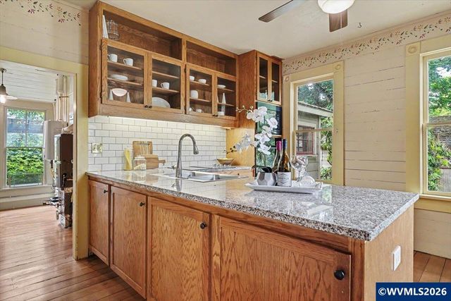 404 SW 6th St, Corvallis, OR 97333
