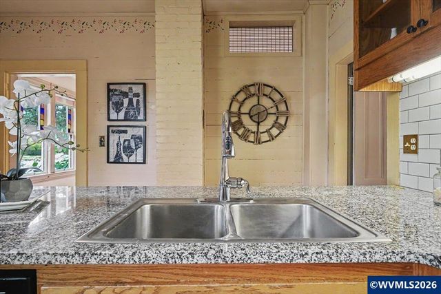 404 SW 6th St, Corvallis, OR 97333