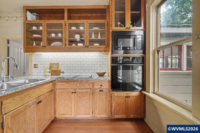 404 SW 6th St, Corvallis, OR 97333