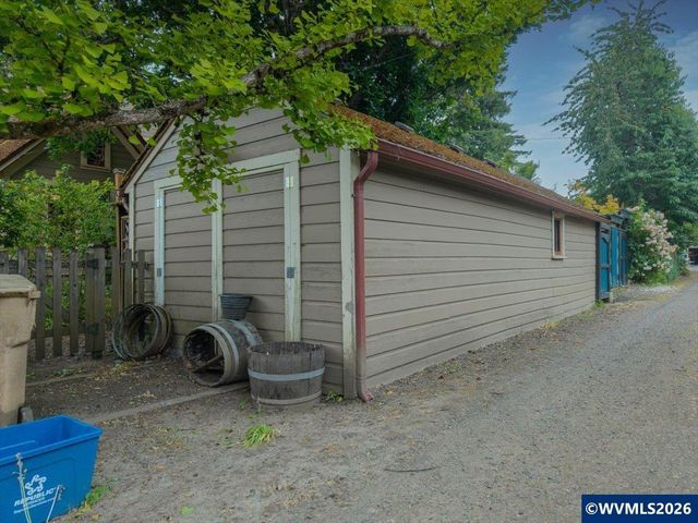 404 SW 6th St, Corvallis, OR 97333