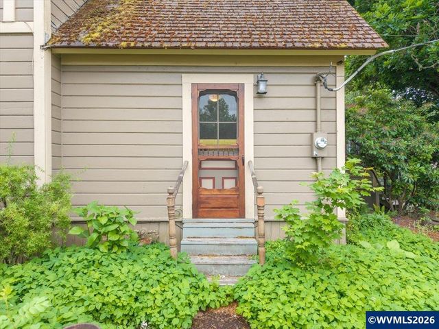 404 SW 6th St, Corvallis, OR 97333