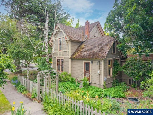 404 SW 6th St, Corvallis, OR 97333