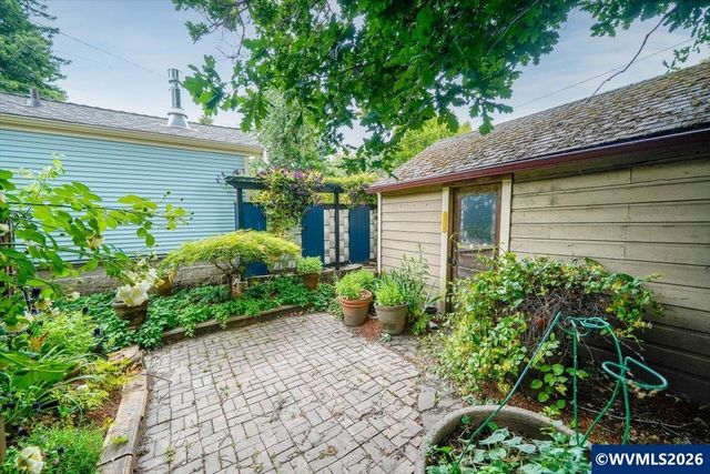 404 SW 6th St, Corvallis, OR 97333