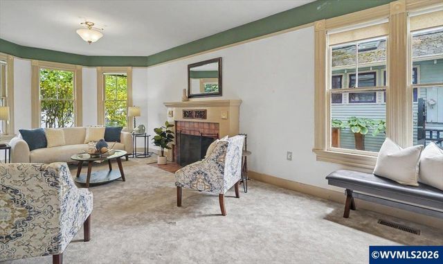 404 SW 6th St, Corvallis, OR 97333