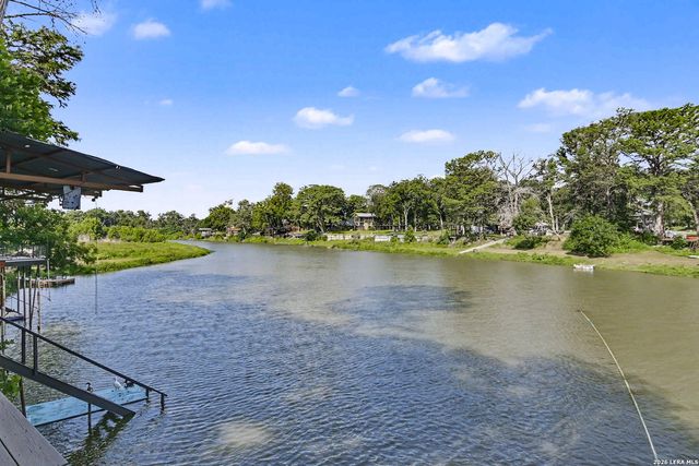 898 BUERGER LN, Seguin, TX 78155