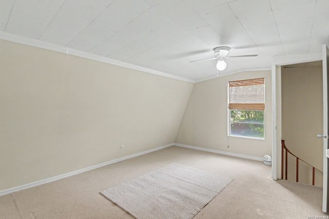 898 BUERGER LN, Seguin, TX 78155