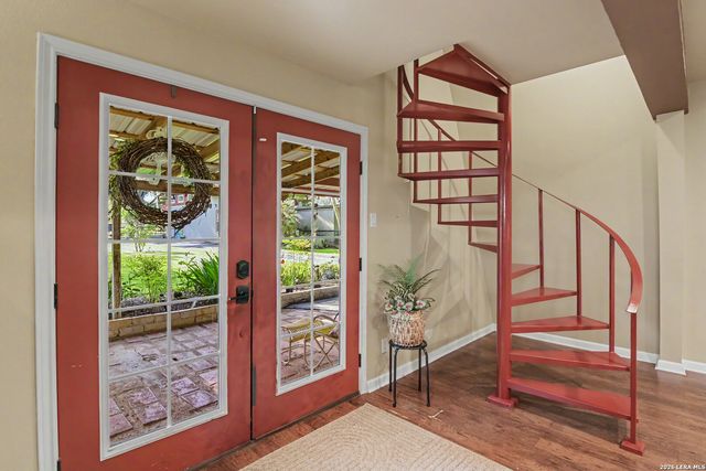 898 BUERGER LN, Seguin, TX 78155
