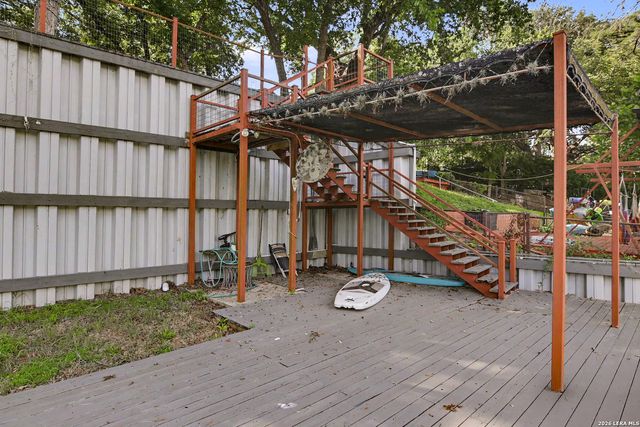 898 BUERGER LN, Seguin, TX 78155