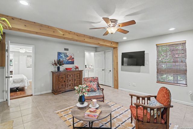 898 BUERGER LN, Seguin, TX 78155