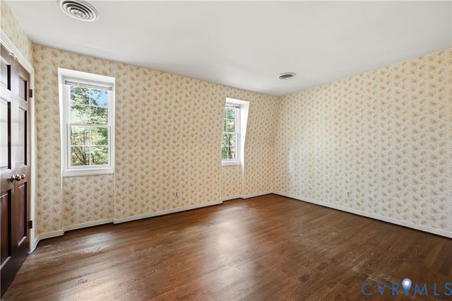 2725 Queenswood Rd, Midlothian, VA 23113
