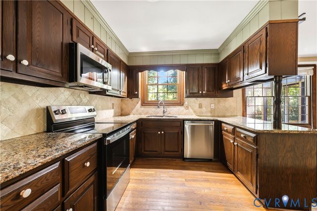 2725 Queenswood Rd, Midlothian, VA 23113
