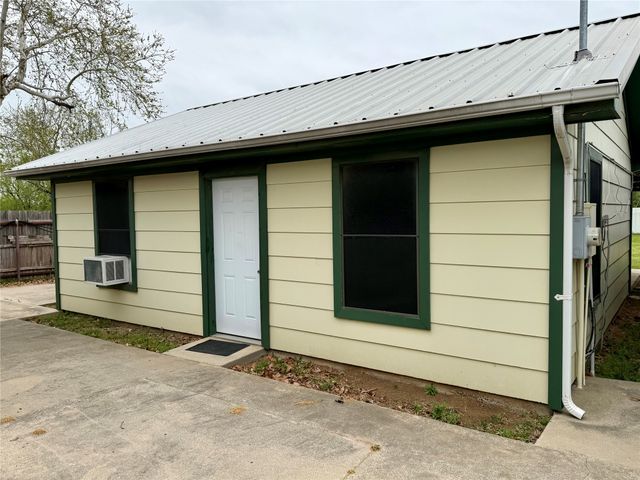 555 S Allen Street, Boyd, TX 76023