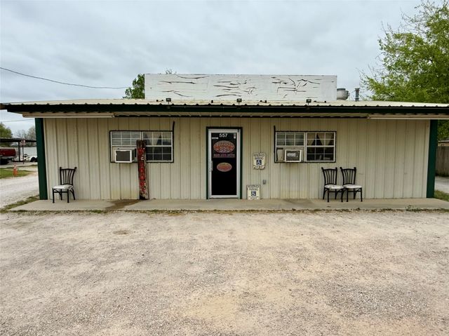 555 S Allen Street, Boyd, TX 76023