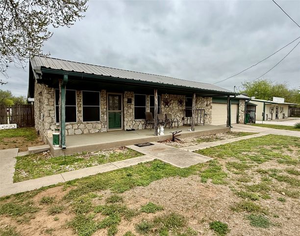 555 S Allen Street, Boyd, TX 76023