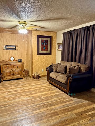 555 S Allen Street, Boyd, TX 76023