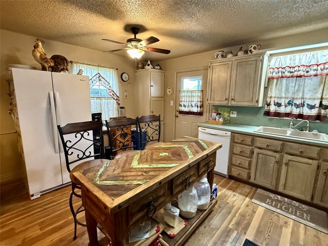 555 S Allen Street, Boyd, TX 76023