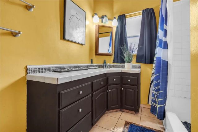 3023 E 64th St, Long Beach, CA 90805
