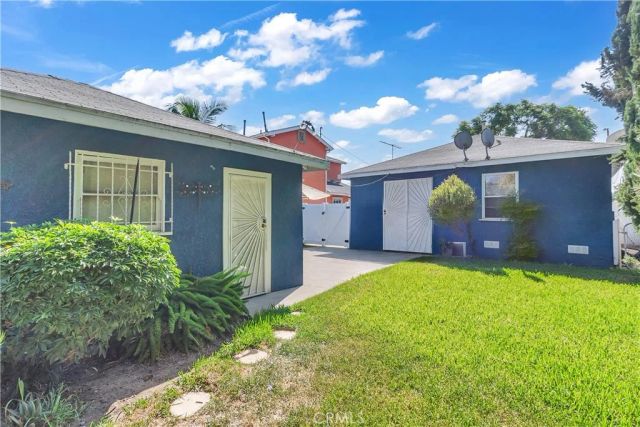 3023 E 64th St, Long Beach, CA 90805