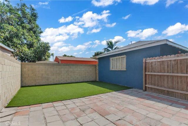 3023 E 64th St, Long Beach, CA 90805