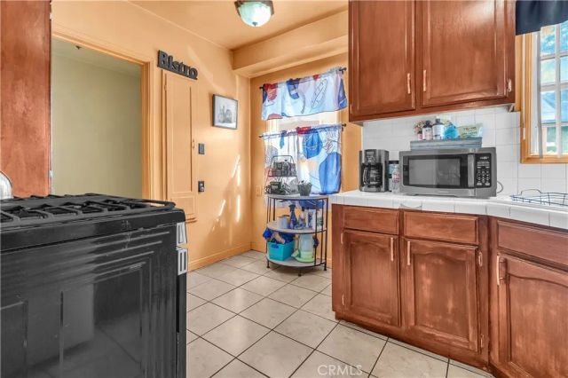 3023 E 64th St, Long Beach, CA 90805