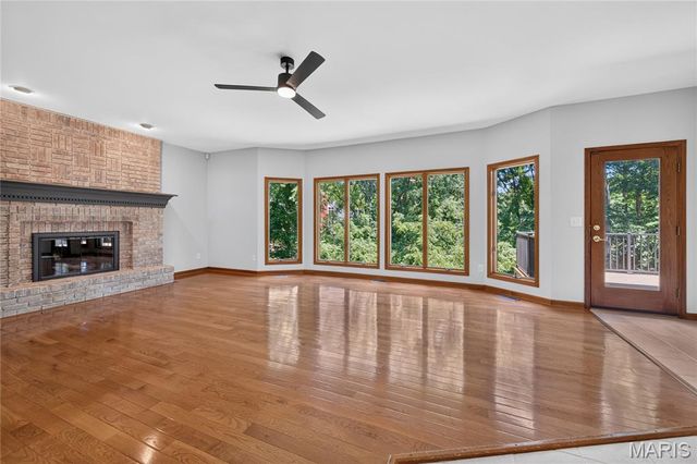 4 Woodford Place, St Charles, MO 63301