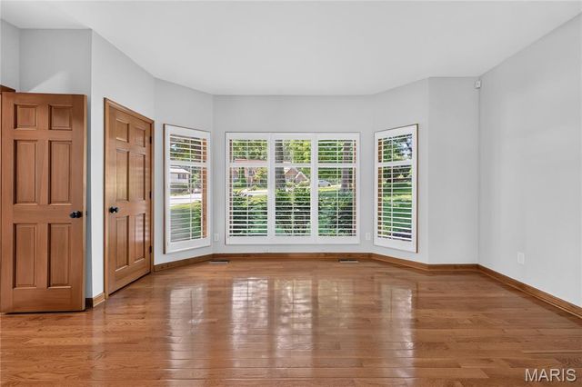 4 Woodford Place, St Charles, MO 63301