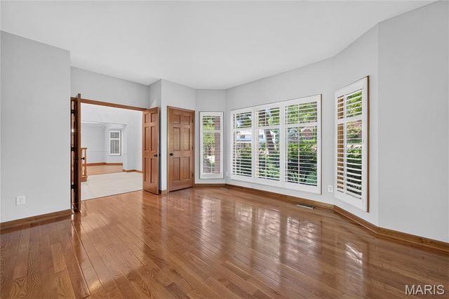 4 Woodford Place, St Charles, MO 63301