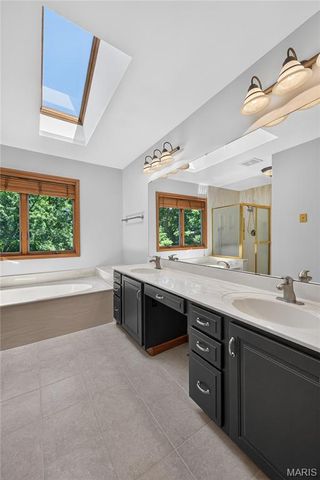 4 Woodford Place, St Charles, MO 63301