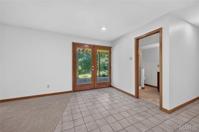 4 Woodford Place, St Charles, MO 63301